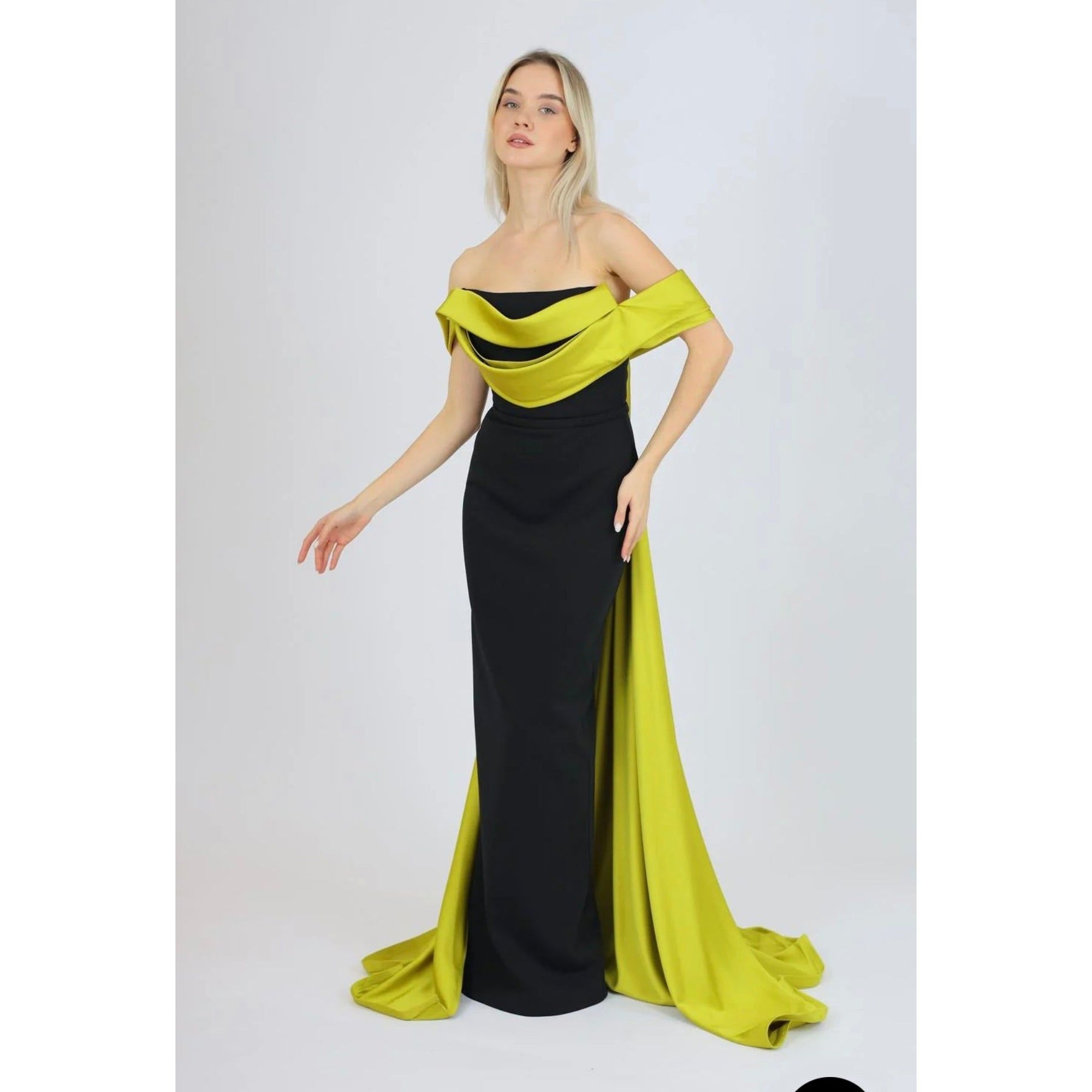 Straight cut long evening dress dress Nahal Straight cut long evening dress dress Nahal